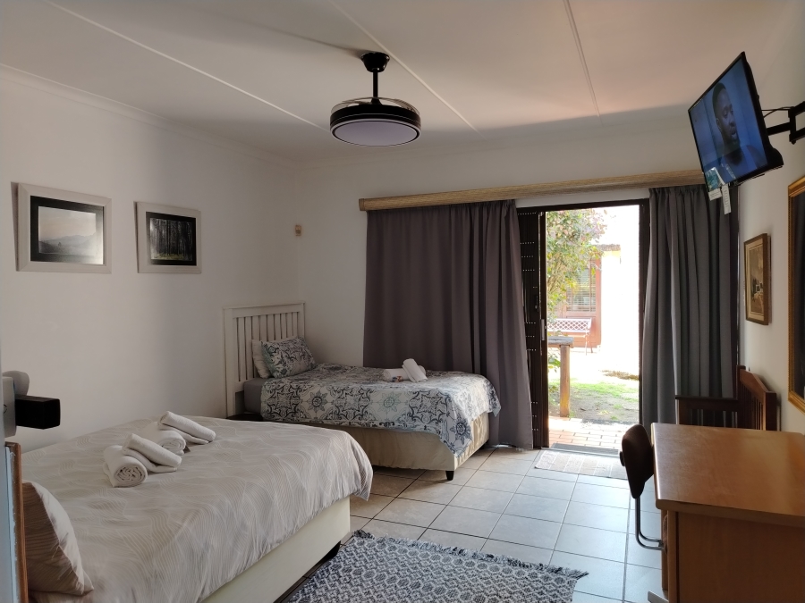 10 Bedroom Property for Sale in Gonubie Eastern Cape